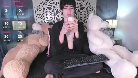   online show from June 11, 1:39 pm