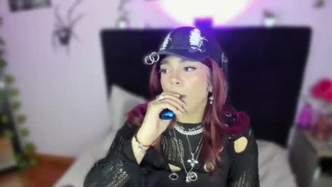 Maki  online show from August 15, 8:02 pm