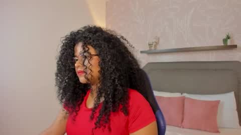 I S A B E L L A   online show from September 5, 8:25 pm