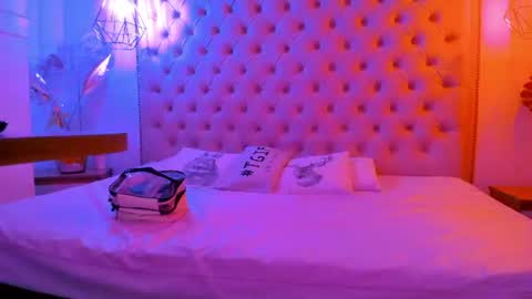 denisse_logan online show from August 5, 3:15 am