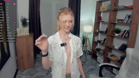 Denna online show from August 6, 10:20 pm