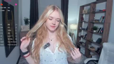 Denna online show from August 9, 8:10 pm