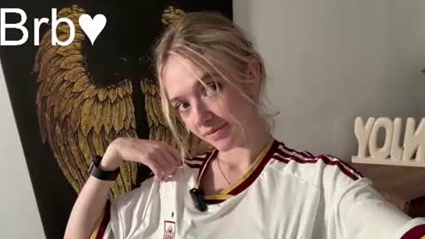 Denna online show from August 9, 11:28 pm