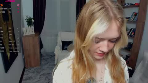 Denna online show from August 14, 7:50 pm