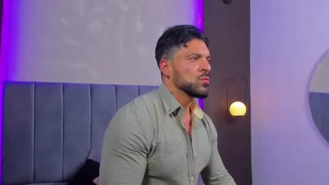 dennis_cox_ online show from August 13, 5:21 am
