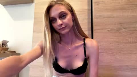 Luna online show from August 7, 5:02 pm