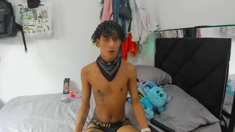 dereck_beaumont online show from July 19, 7:49 pm