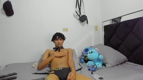 dereck_beaumont online show from August 15, 4:27 am