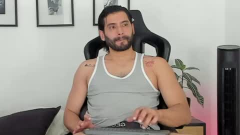 Dereck Vega online show from July 16, 5:14 pm