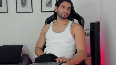 Dereck Vega online show from August 1, 1:00 am