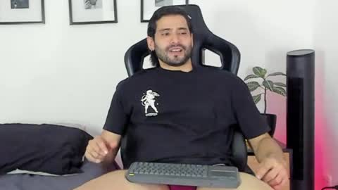 Dereck Vega online show from August 1, 9:32 pm