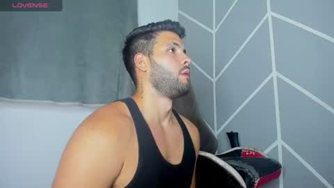 dereckhardd online show from July 31, 10:15 pm