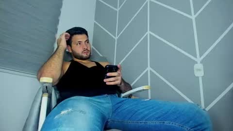 dereckhardd online show from August 1, 3:01 am