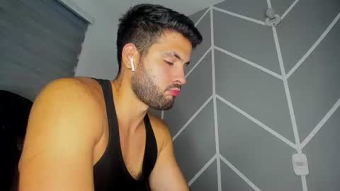 dereckhardd online show from August 4, 2:52 am
