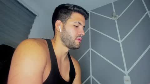 dereckhardd online show from August 6, 12:53 am