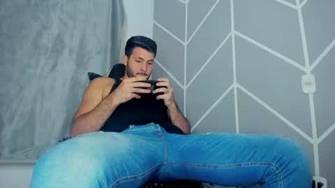 dereckhardd online show from August 9, 1:17 am