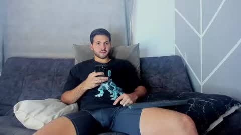 dereckhardd online show from August 15, 2:32 pm