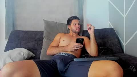 dereckhardd online show from August 15, 4:44 pm