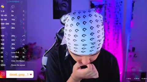Derek Grey online show from August 14, 2:21 pm