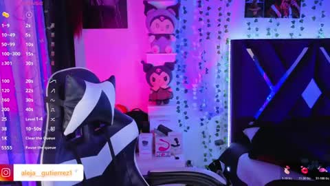 derek_greyy_ online show from July 10, 6:13 pm