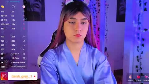 derek_greyy_ online show from July 25, 4:33 pm