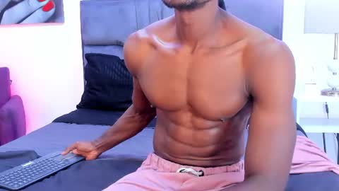 Terry Zyzz online show from August 12, 8:00 pm