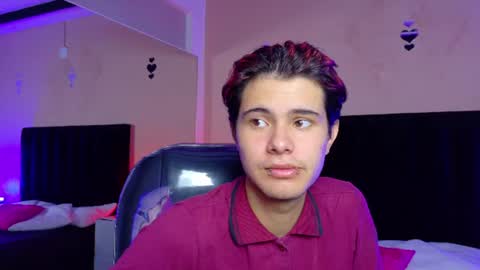 derek_sinn online show from August 6, 4:44 am
