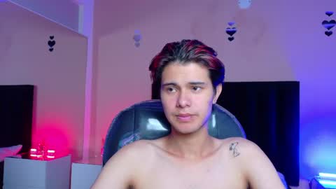 derek_sinn online show from August 6, 8:02 am