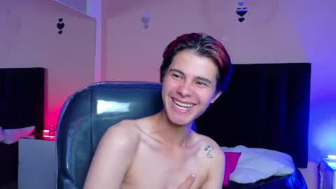 derek_sinn online show from August 6, 9:08 am