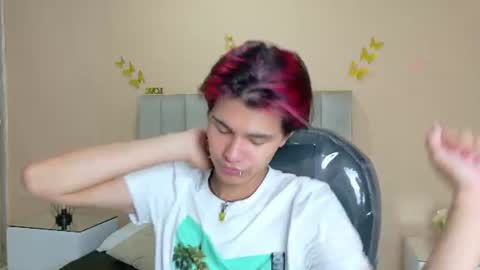 derek_sinn online show from August 15, 4:38 am