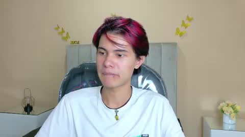 derek_sinn online show from August 15, 5:44 am