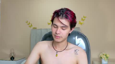 derek_sinn online show from August 15, 10:08 am