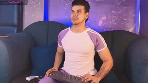 derek_voss online show from August 4, 1:19 pm