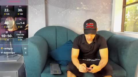 derek_voss online show from August 8, 12:05 pm