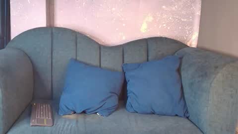derek_voss online show from August 11, 7:05 pm
