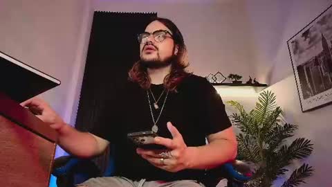 Derek online show from August 1, 2:50 am