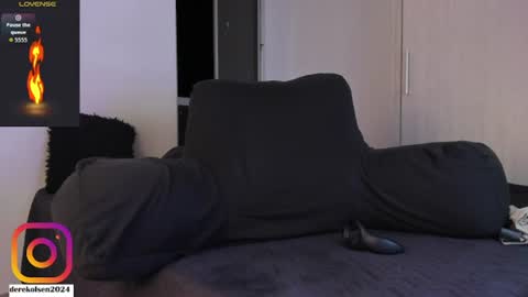 Derek online show from August 13, 3:09 am
