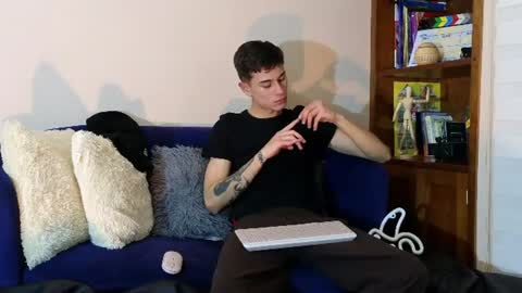 Derek online show from July 28, 1:00 am
