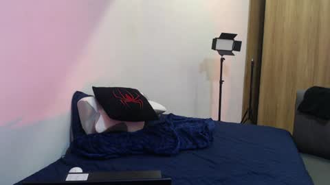 Derek online show from August 2, 2:07 am