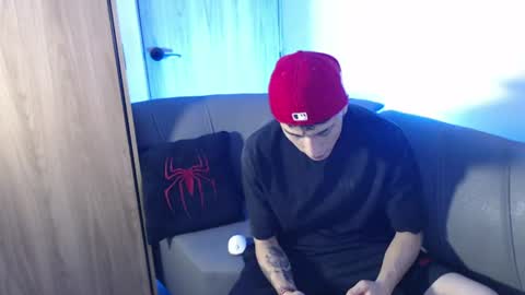 Derek online show from August 12, 8:22 pm