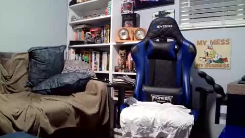D K online show from April 7, 2:27 am