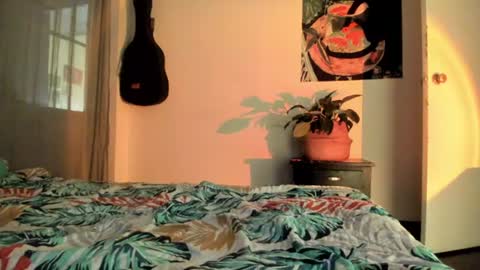 desidias online show from June 24, 2:35 am