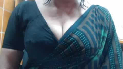 desimaisa130 online show from July 24, 4:32 pm