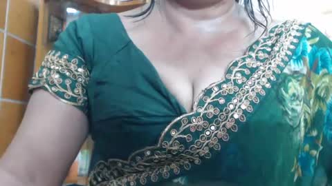 desimaisa130 online show from July 26, 4:56 pm