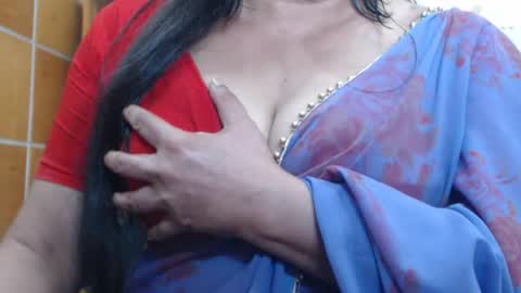 desimaisa130 online show from August 3, 7:10 pm