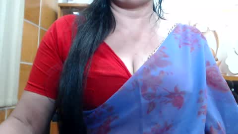 desimaisa130 online show from August 4, 8:17 pm