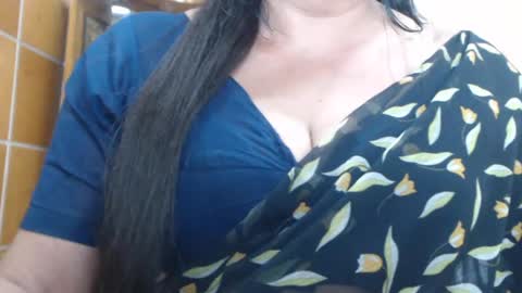 desimaisa130 online show from August 5, 8:29 pm