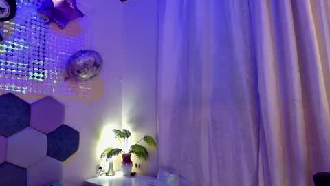 VANIA  online show from August 4, 8:17 pm