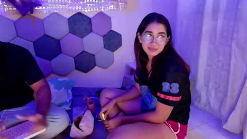 VANIA  online show from August 7, 2:50 pm
