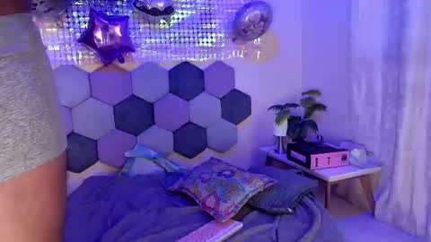 VANIA  online show from August 10, 7:37 pm